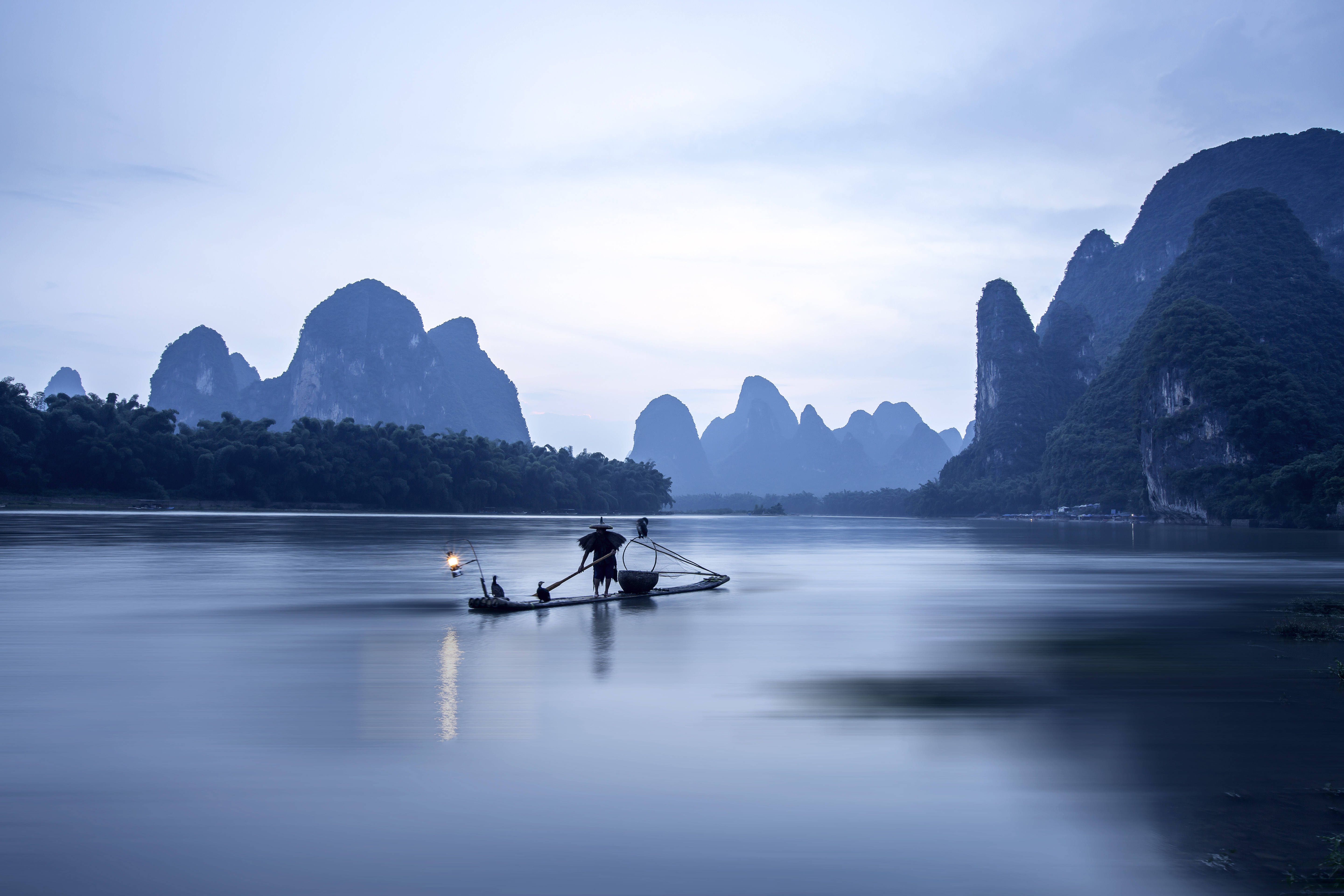去桂林旅游(去桂林旅游坐到哪个高铁站比较好)