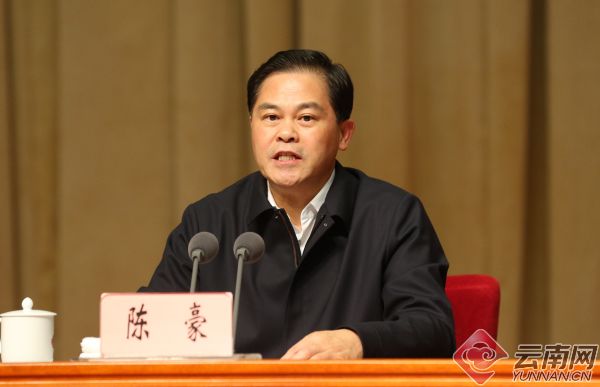 秦光荣简历的简单介绍